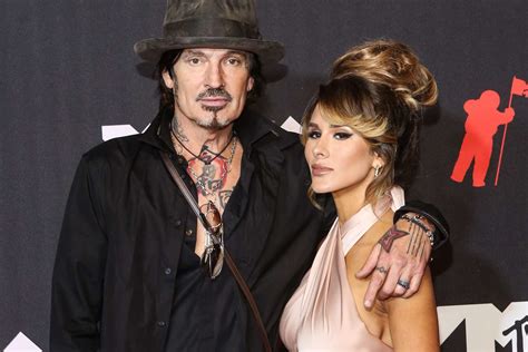 brittany furlan mude|Why Brittany Furlan Is Cool with Husband Tommy Lee Sharing。